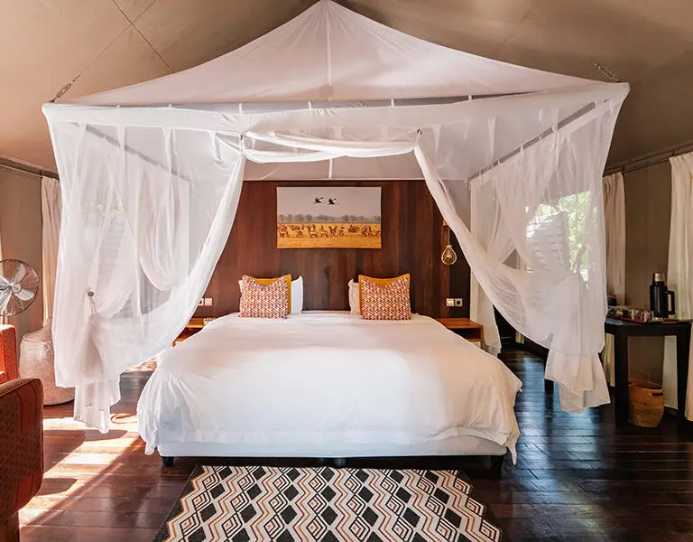 gorongosa-safaris-muzimu-lodge-tented-suites-interior-17