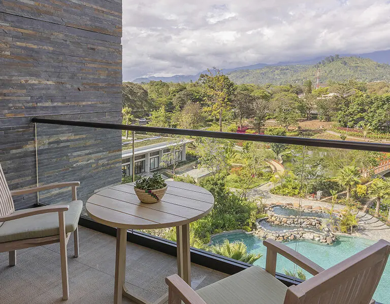 gran-melia-arusha-tanzania-deluxe-mountain-view-room-balcony