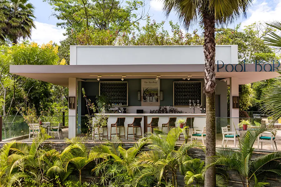 gran-melia-arusha-tanzania-piscina-bar