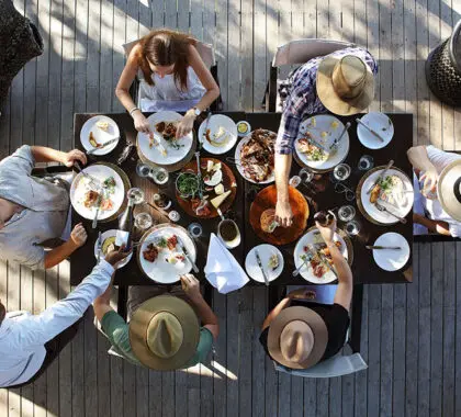Spend quality time with your loved ones over a delicious meal |  Londolozi Pioneer Camp