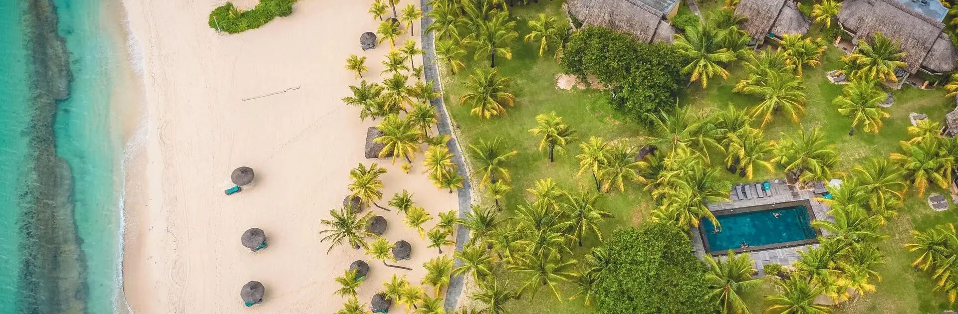 Vista aérea de una playa de Mauricio | Go2Africa