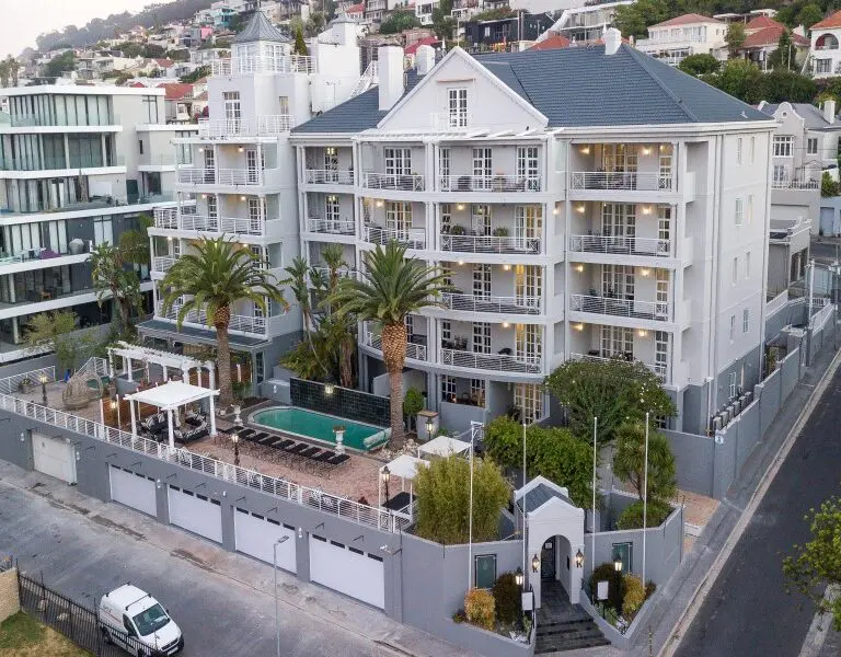 Romney Park offer private apartments with luxury hotel services.