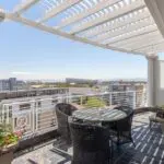 Todos los apartamentos gozan de vistas al norte de Green Point.