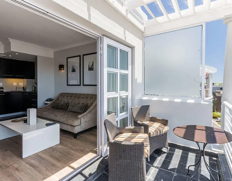 A sunny twobedrrom apartment at Romney Park. 