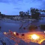 Déjese seducir por una cena privada en el lecho del río.