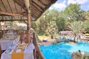 Disfrute del almuerzo en el mirador del restaurante.