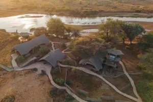 Soroi Larsens Camp is a luxury tented camp set on the edge of the Ewaso Nyiro River. 