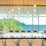 La Table De Partage ofrece un menú cuidadosamente seleccionado para cenas privadas en un ambiente refinado.