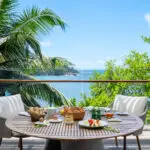 Disfrute del desayuno en la comodidad de su espaciosa terraza.