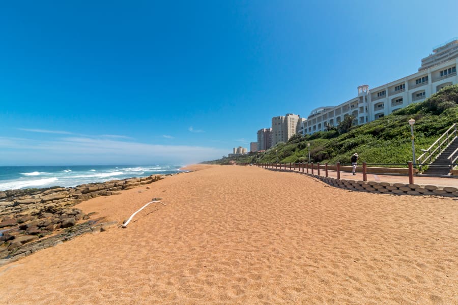 A stretch of beach near Umhlanga Rocks in Durban | Go2Africa