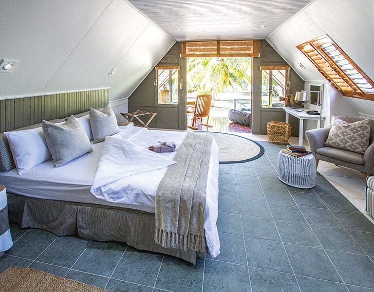 blue-safari-seychelles-alphonse-island-lodge-beach-bungalow-interior-looking-out