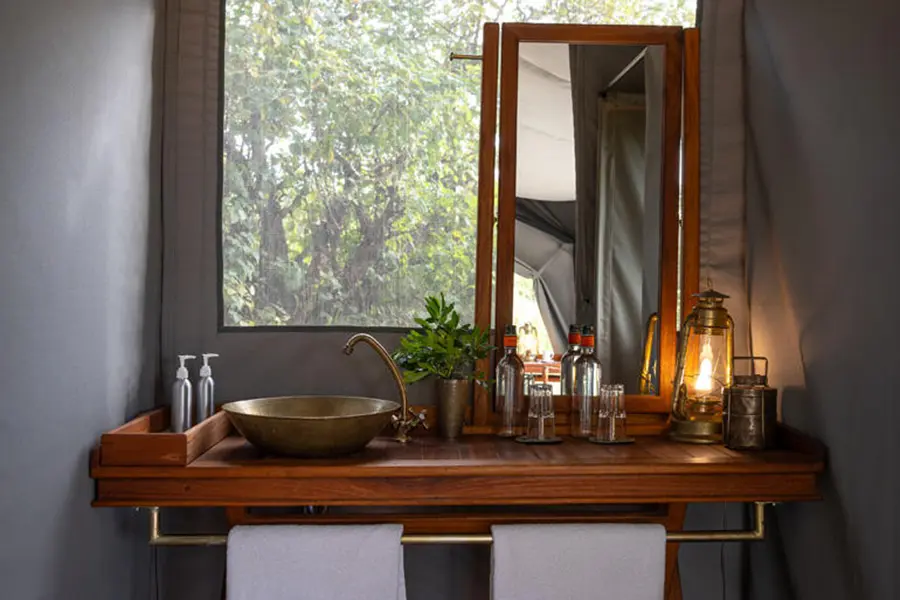 basecamp-wilderness-tent-vanity