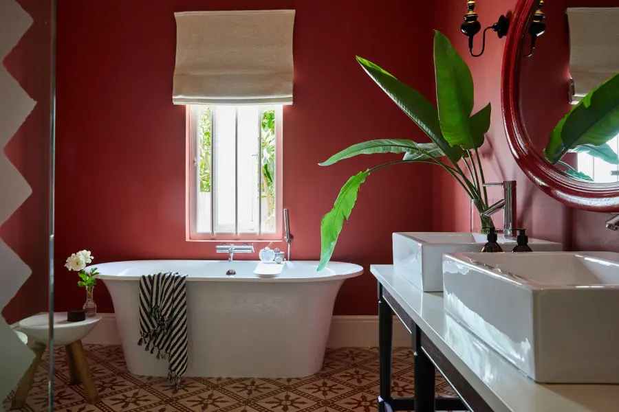 la-cle-village-domain-tub