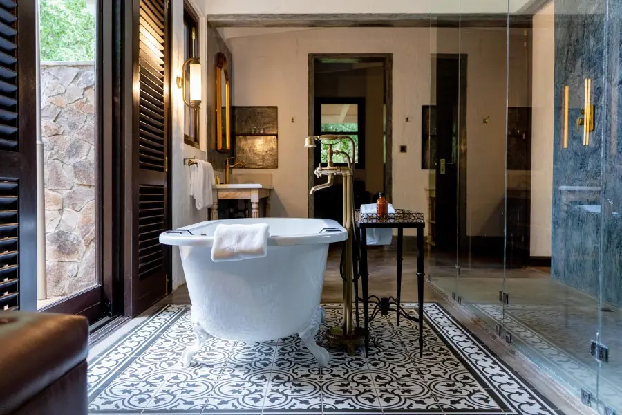 mbano-manor-hotel-villa-bathroom