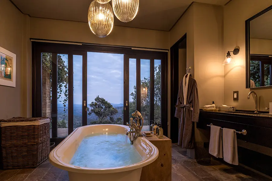 sirai-house-borana-wildlife-reserve-laikipia-kenya-suite-2-bathroom