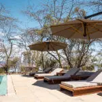 Lounge by the swimming pool. 