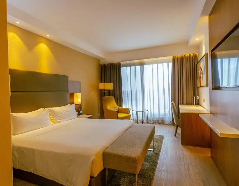 crowne-plaza-nairobi-airport-hotel-standard-room-with-balcony-room