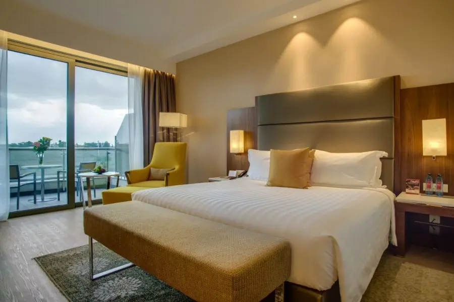 crowne-plaza-nairobi-airport-hotel-standard-room-with-balcony