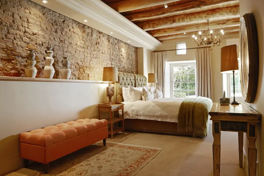 la-cle-village-la-grange-courtyard-room