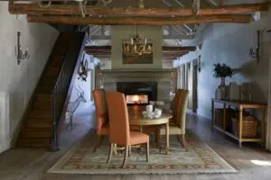 A cosy dining area invites intimate dinners. 