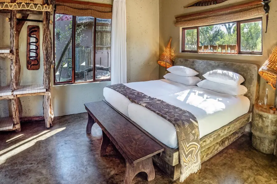 motswari-african-retreat-walking-safaris-bungalow-interior-1