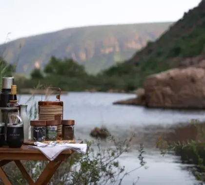 Stop over for coffees on safari.