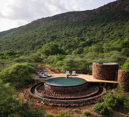 Relax next to the sparkling infinity pool. 