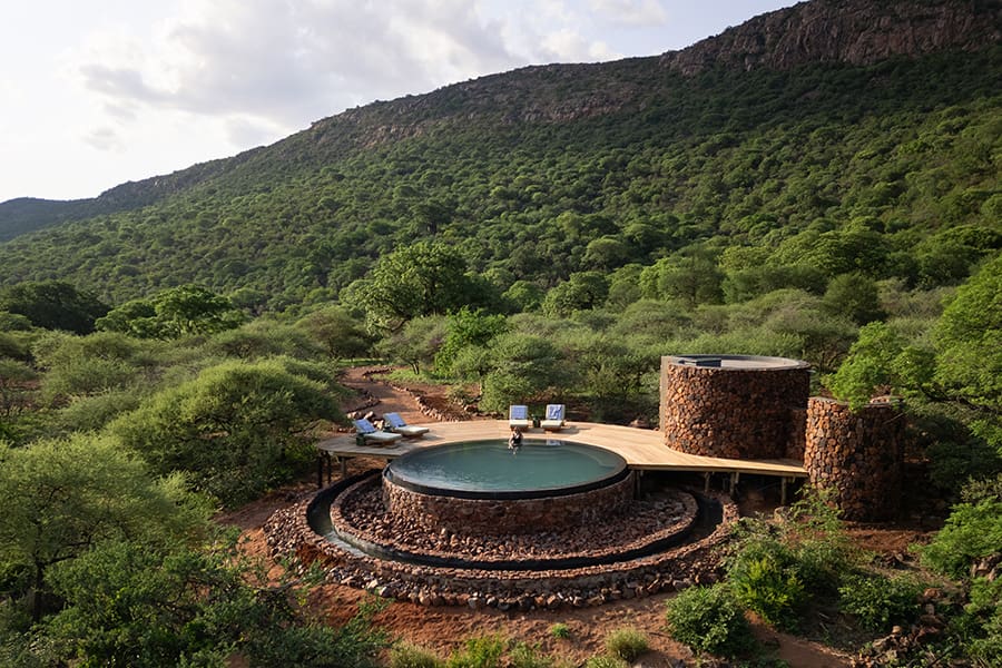 Infinity pool at Few & Far Luvhondo