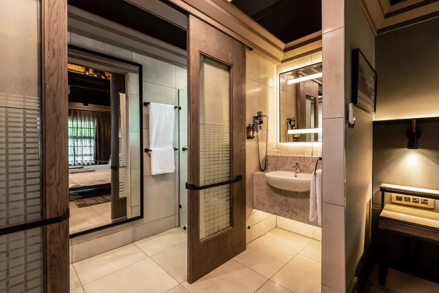 mokuti-etosha-bathroom