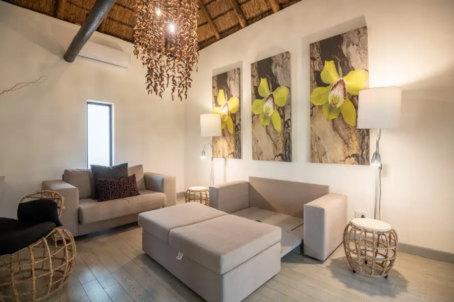 mokuti-etosha-family-room-lounge