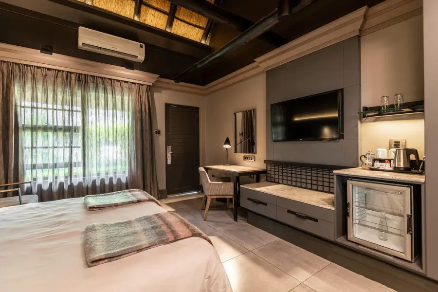 mokuti-etosha-standard-room-interior