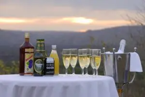 Sundowner drinks await you. 