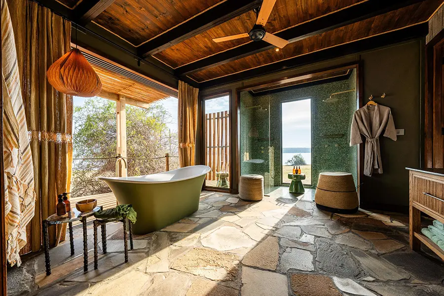wilderness-magashi-peninsula-rwanda-akagera-villa-bathrrom