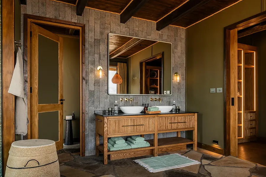 wilderness-magashi-peninsula-rwanda-akagera-bathroom