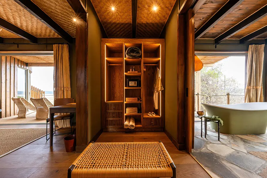 wilderness-magashi-peninsula-rwanda-akagera-closet