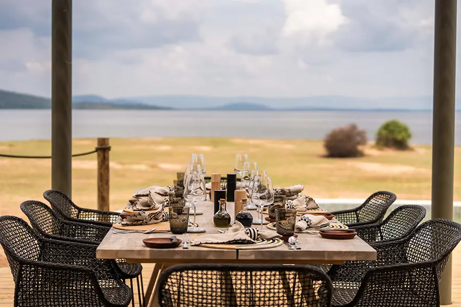 wilderness-magashi-peninsula-villa-rwanda-akagera-dine