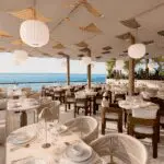 Disfrute de una suntuosa cocina en el restaurante de la azotea | Renderizado de artista