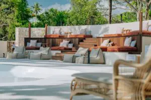 There are multiple chill spots, ideal for socialising with likeminded guests.