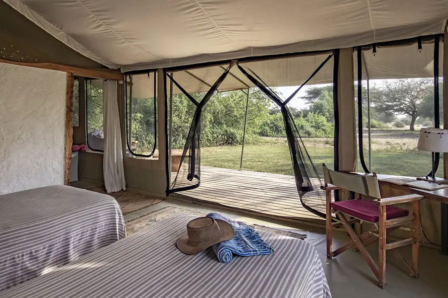 shompole-wilderness-twin-bed-tent-interior-2