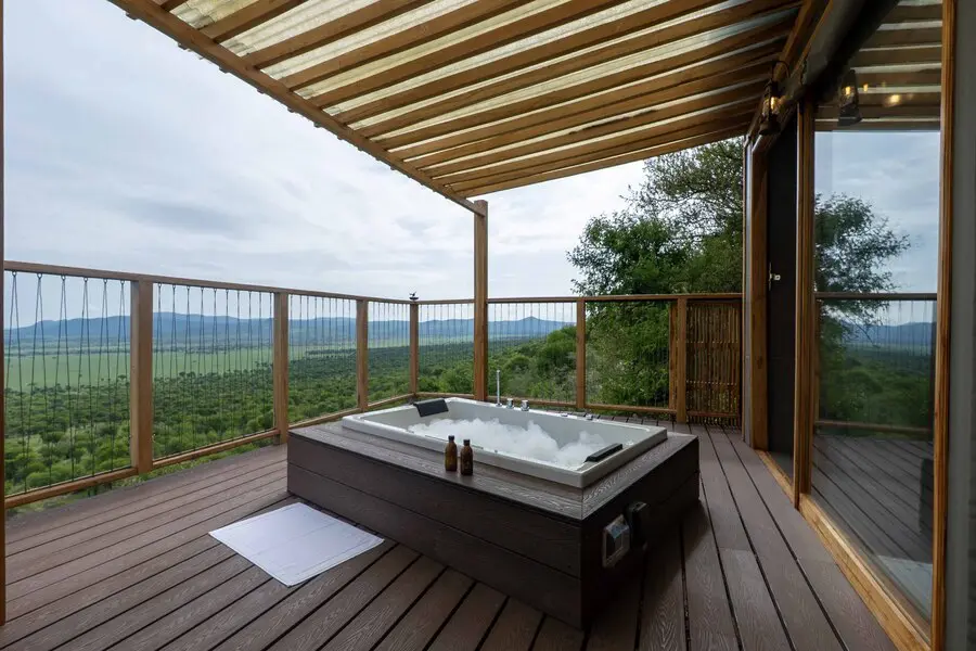 neptune-serengeti-luxury-tented-camp-jacuzzi