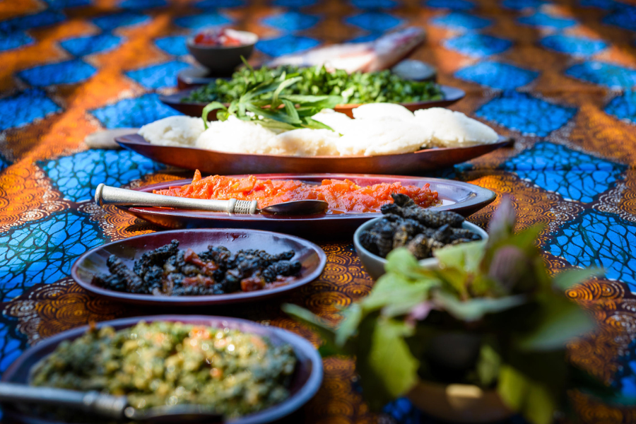 Pratos coloridos da Zâmbia com sabores locais no Sussi & Chuma | Go2Africa