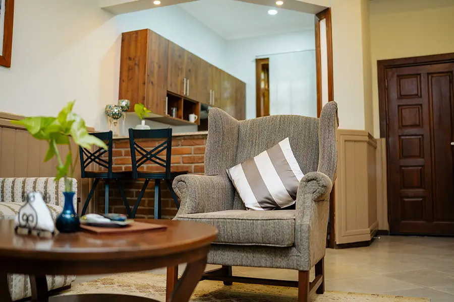 airport-planet-lodge-kigori-arusha-kilimanjaro-intl-airport-tanzania-executive-room-interior-airport-pl