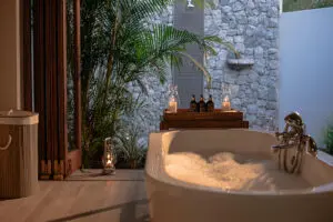 A luxurios soak in the Executive Suite.