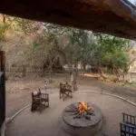 Gather around your boma each night for drinks under the stars.