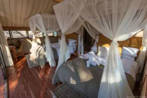 tum-tum-treehouse-treehouse-crombec-bedroom