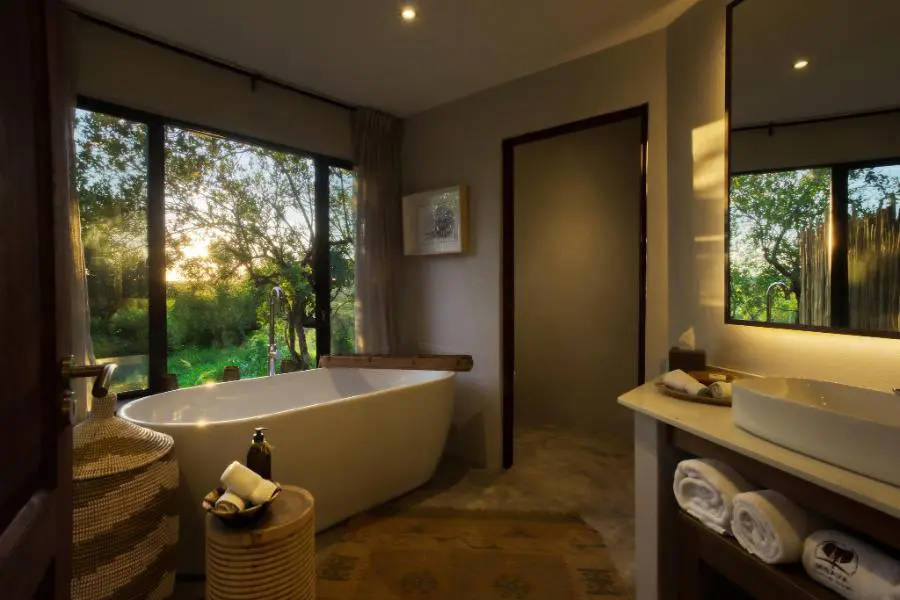 misava-safari-camp-1765462943993family-suite-bathroom